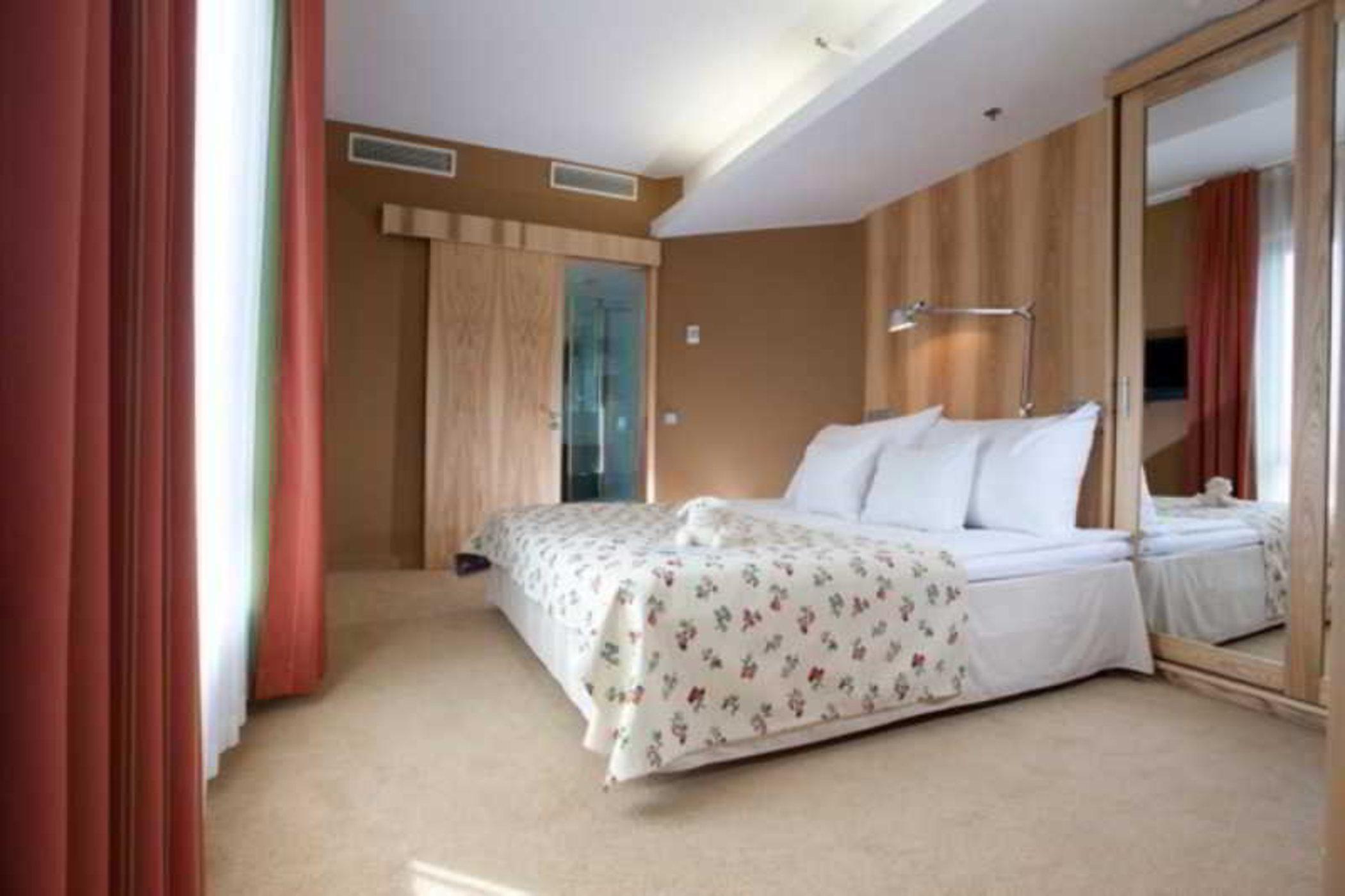 Hestia Hotel Europa Tallinn Exterior photo