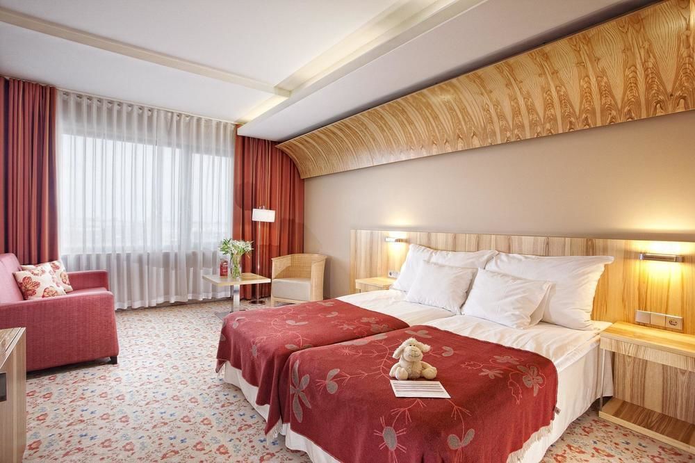 Hestia Hotel Europa Tallinn Exterior photo